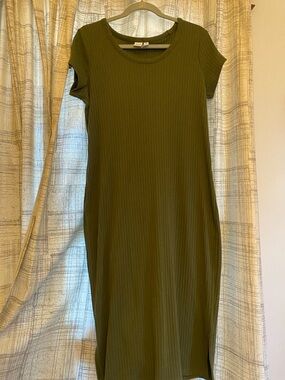 GAP Olive Green Ribbed Midi Dress